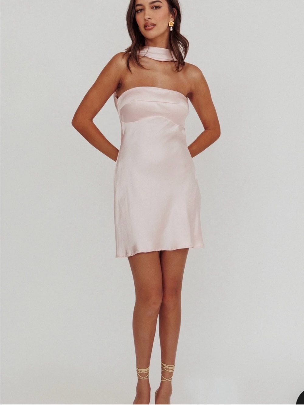 NWT Selfie Leslie here comes the sun Damsel Reverse Halter Mini Dress pink S